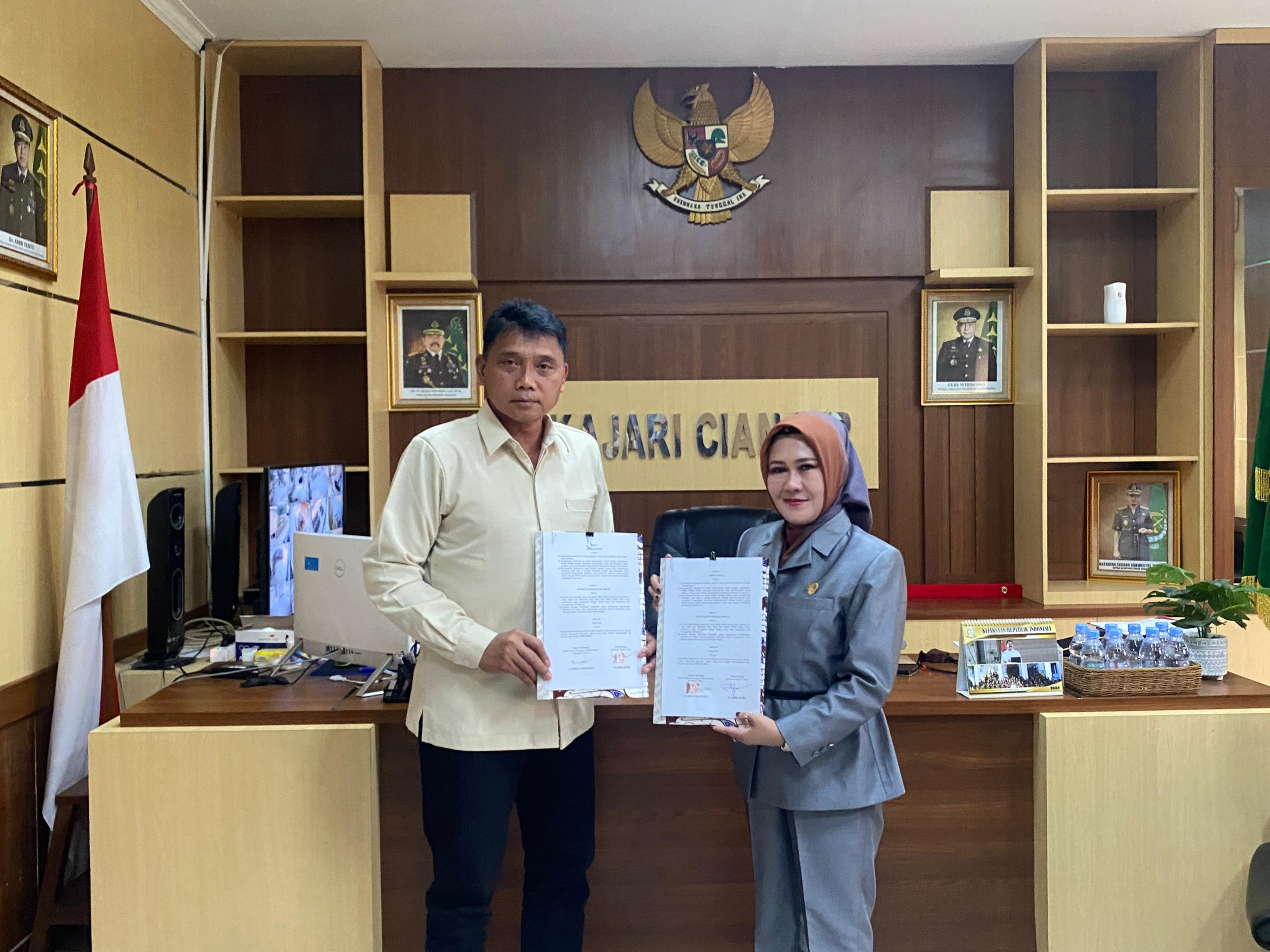 Penandatanganan MOU DPRD Kabupaten Cianjur dan Kejaksaan Negeri Kabupaten Cianjur